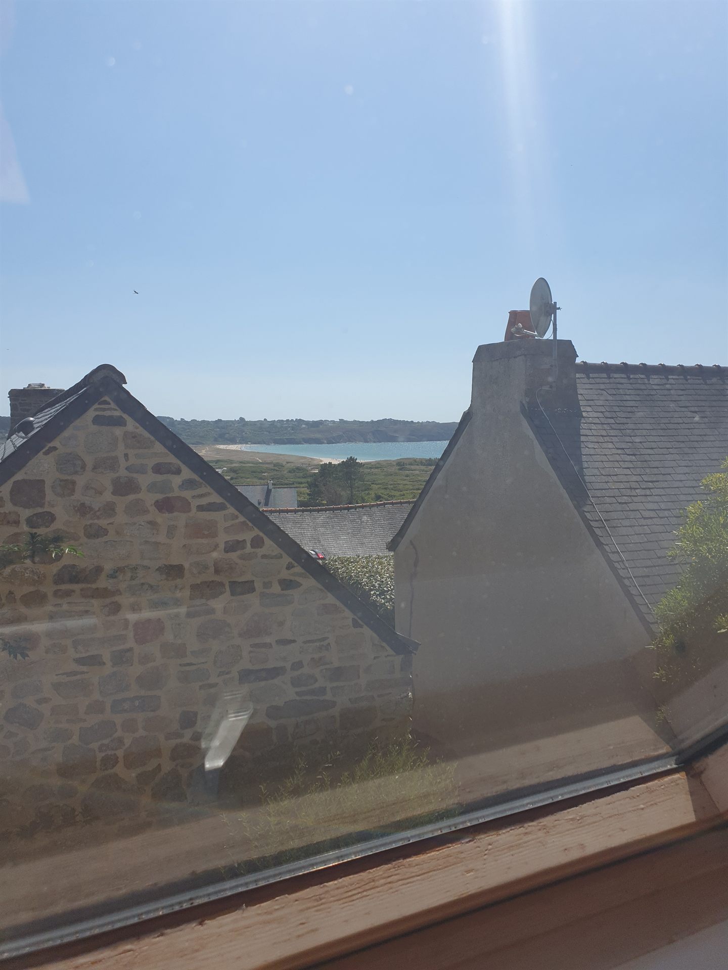 Meerblick aus einem Fenster von Ty Ar Mor